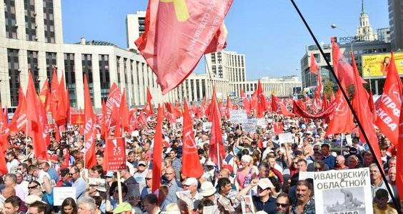 Exclusiva – Dmitry Novikov (KPRF): “La supervivencia de Rusia como estado soberano y unificado no puede garantizarse mediante un sistema de mercado liberal” [parte 2/5]