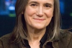 “El imperio de la IA”: Karen Hao analiza cómo la inteligencia artificial amenaza la democracia y está construyendo un nuevo régimen colonial