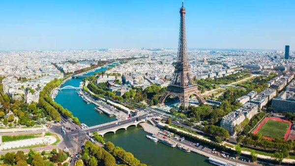FRANCIA.- Encuesta: El 54% de los franceses está a favor de abandonar la Unión Europea; el Frexit, la opinión mayoritaria, es el tema central de las elecciones presidenciales de 2027.