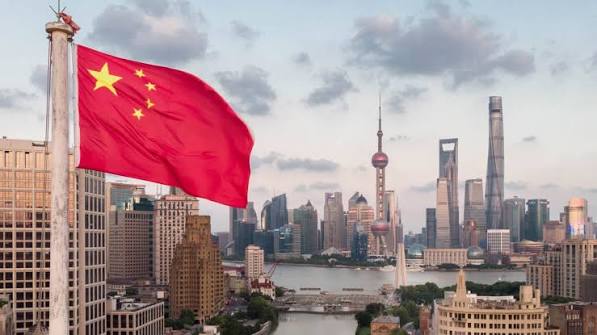 Estados Unidos prohíbe la inteligencia artificial china en las instituciones públicas